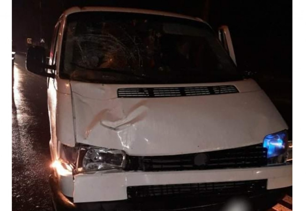 Accident FATAL în capitală. Un pieton tamponat MORTAL de un microbus pe o stradă din capitală
